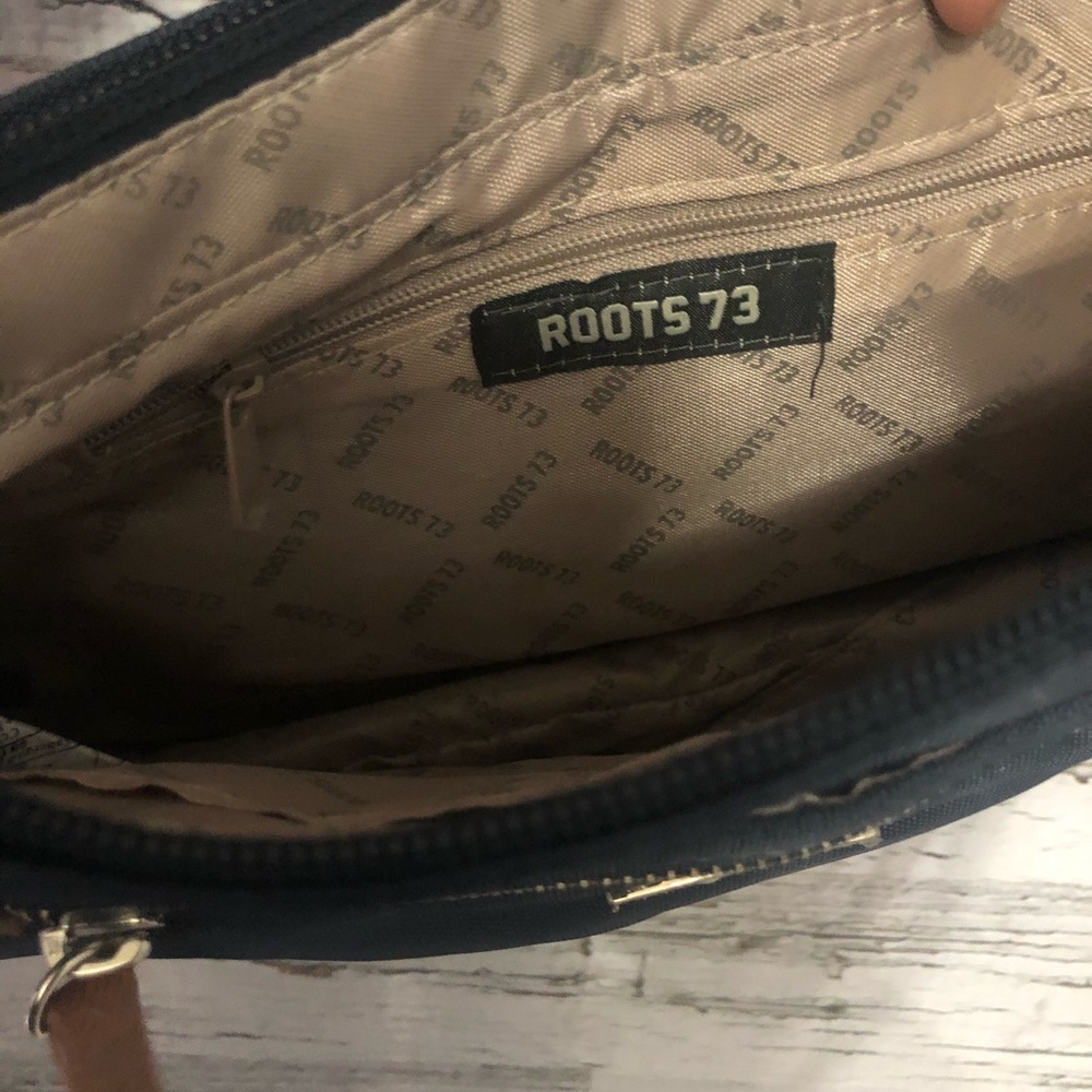 NWOT Roots navy blue and brown canvas purse - Picture 6 of 6